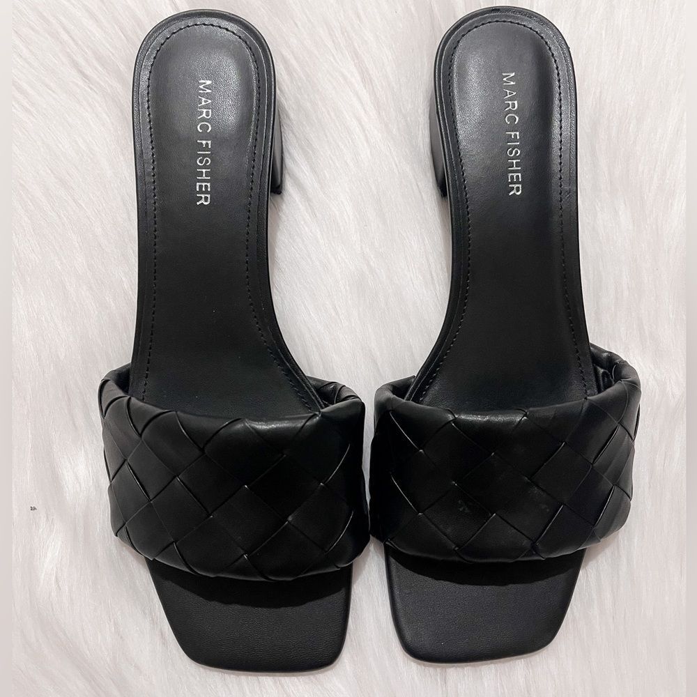 Marc Fisher Women’s Low Stacked Block Side Kitten… - image 1